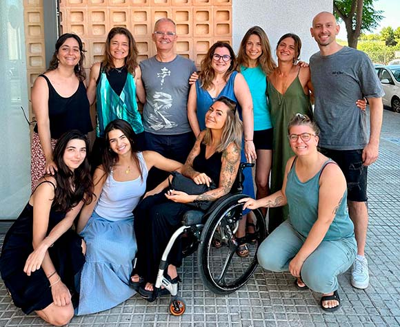  Jovenes acompanyat per un educador del GREC en el seu procés d'emancipació