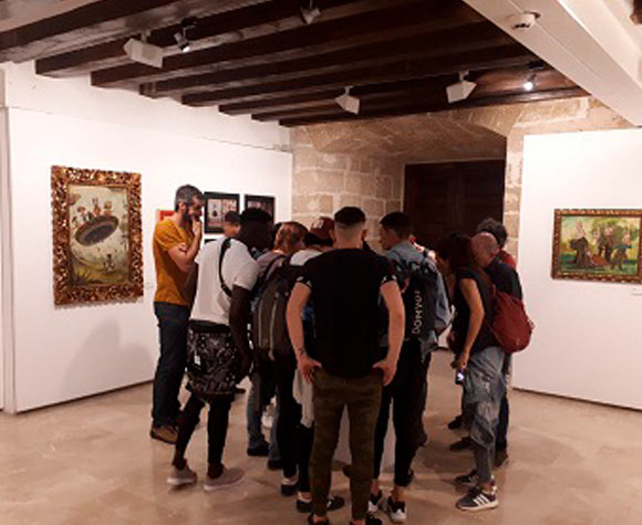 Acompanyament integral i individualitzat, assessorament i tallers per a immigrants reclusos i exreclusos.