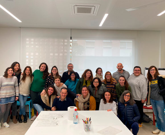 Servicio dirigido a hombres y mujeres en el Centro Penitenciario de Mallorca con enfermedad mental y exclusión social, independientemente del diagnóstico previo